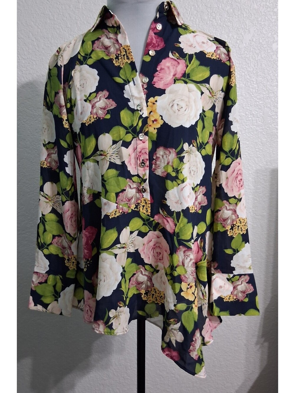 CATO Rose Print Top, Asymmetrical Hem, Long Sleeve, Collared, Button Up Top XS
